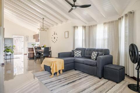Вилла Bellarose At Colbeck ,Gated With Pool, Stylishly Modern Old Harbour Экстерьер фото